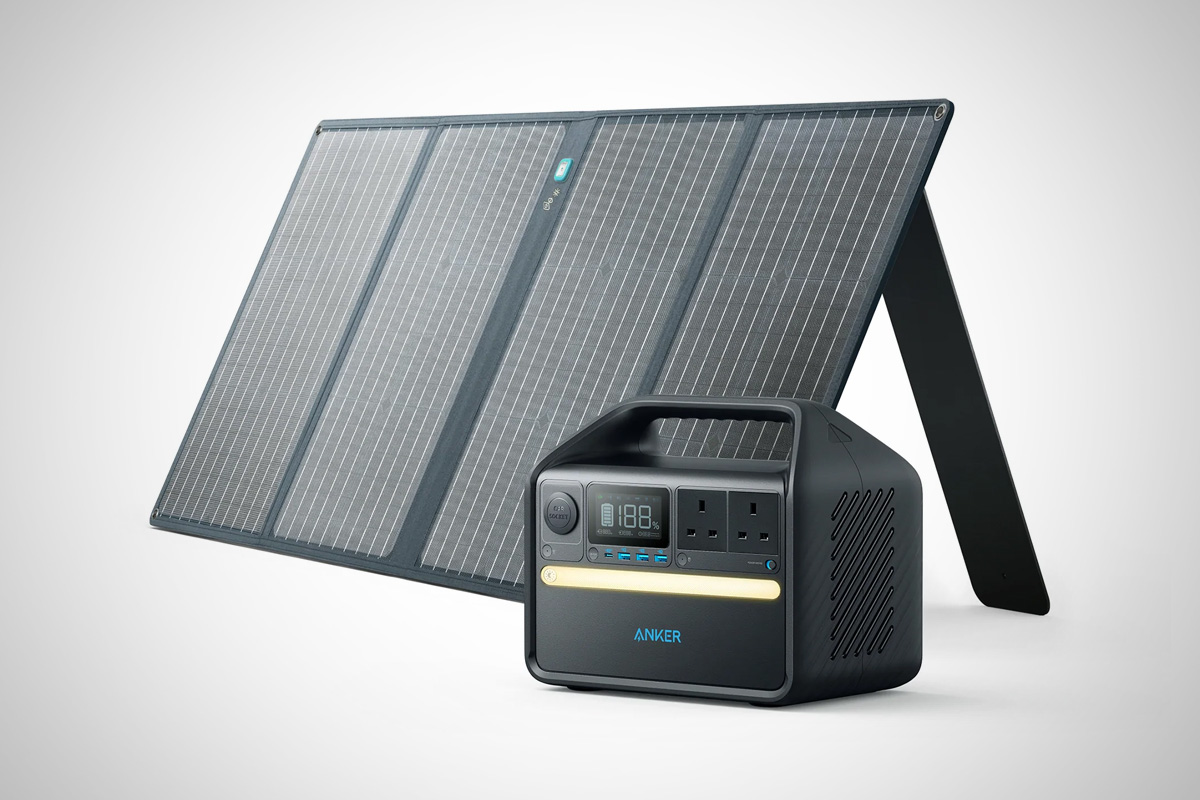 Anker 535 PowerHouse with Solar Panels